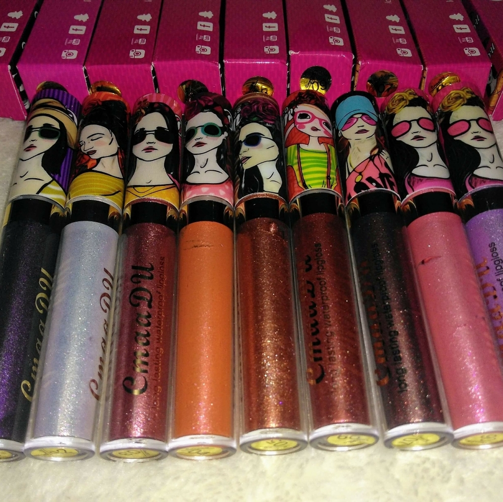 Lipstick - Picture 3 of 8